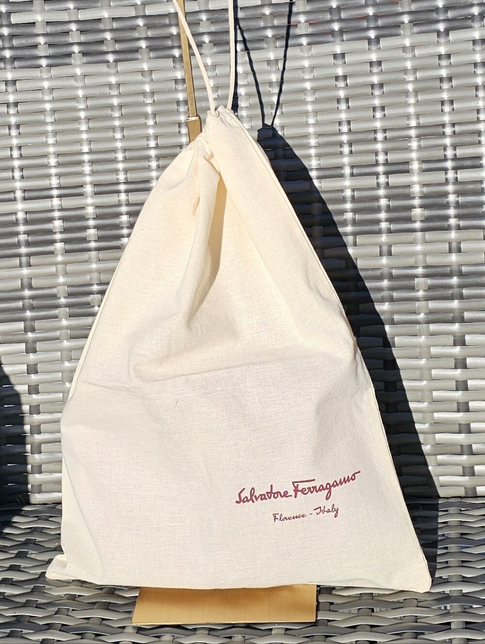Vintage Salvatore Ferragamo Vara Bow Crossbody Bag - OMBRE PINK SUEDE - Picture 9 of 13
